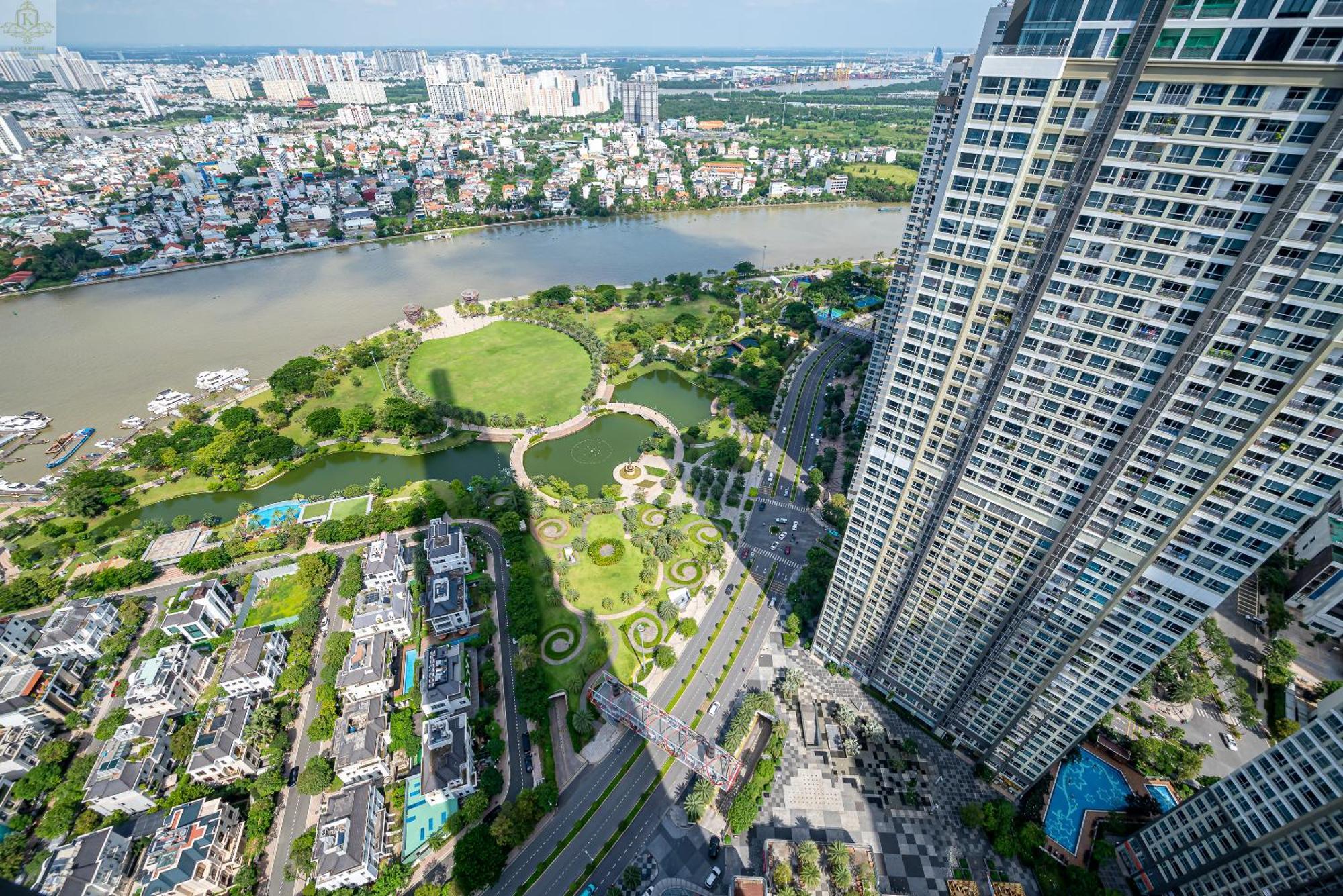 Saigon Riverside Landmark 81 Center * Ho Chi Minh City