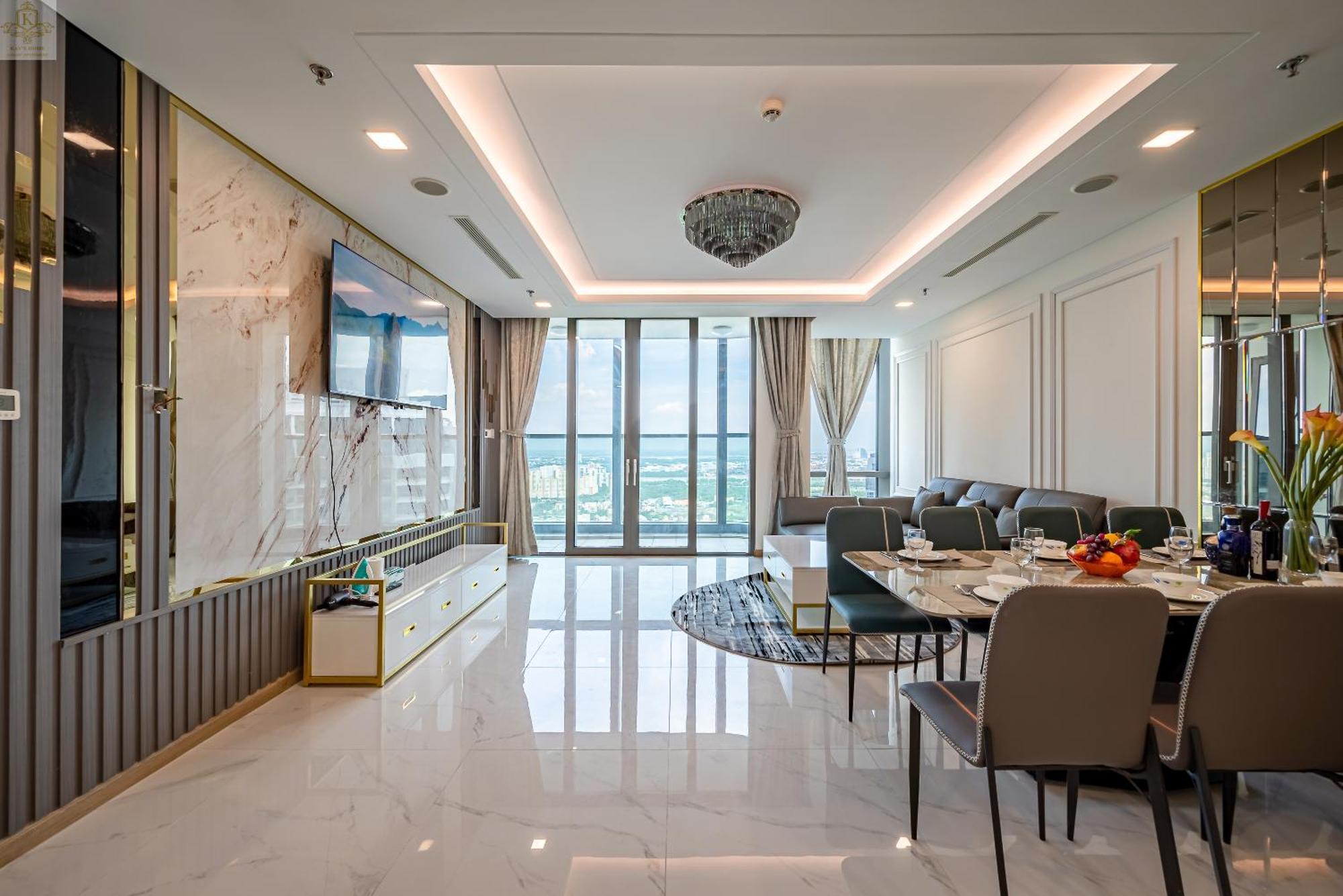 Saigon Riverside Landmark 81 Center *